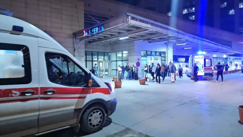 Siirt'te gıda zehirlenmesi: 88 kişi hastanelik oldu