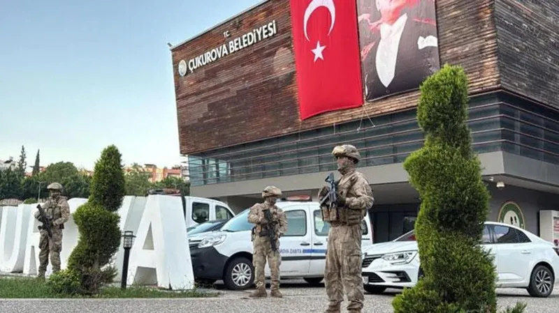 Çukurova Belediyesi'ne operasyon! Gözaltılar var