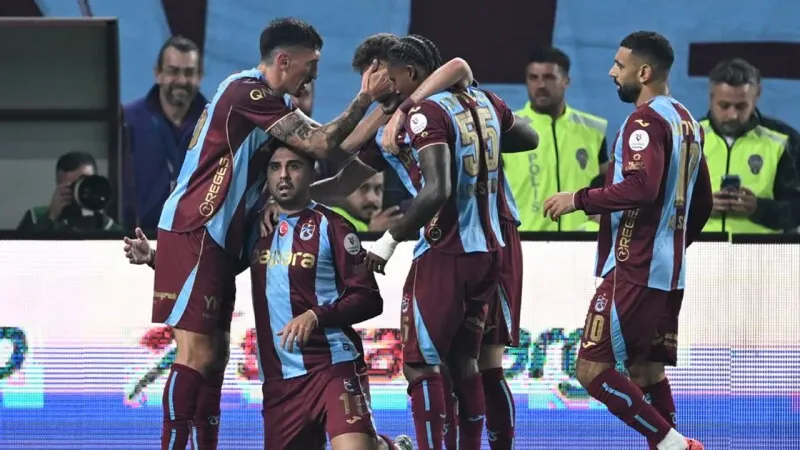 Trabzonspor evinde Beşiktaş'ı 2-0 mağlup etti