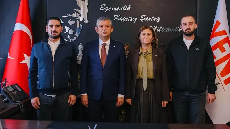 Narin Güran'ın ailesinden Özgür Özel'e ziyaret