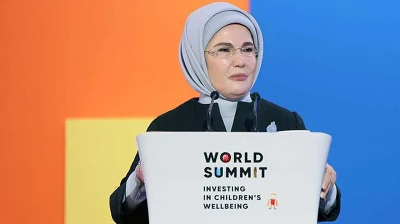 Emine Erdoğan: Çocuklarımızı dijital risklere karşı korumalıyız