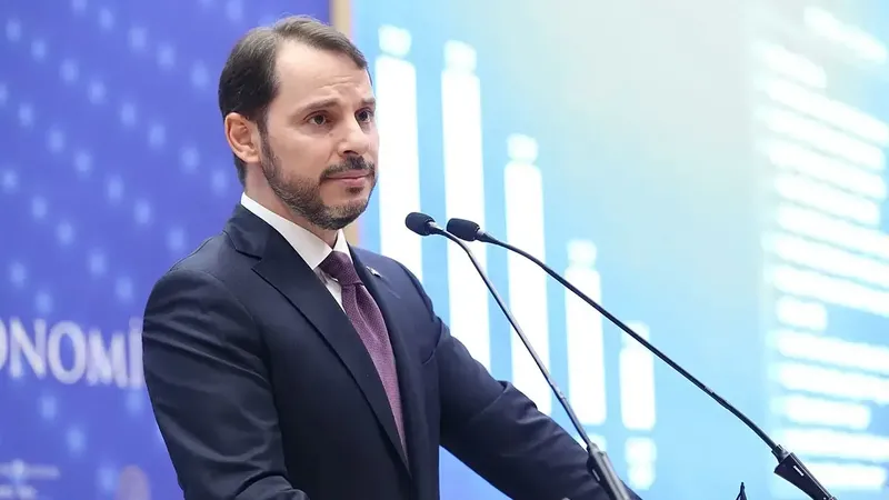 Berat Albayrak Faik Öztrak ve Ümit Özale'ye dava açıyor