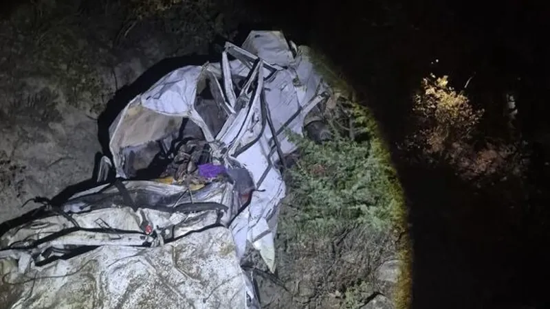 Çankırı'da otomobil uçuruma yuvarlandı: 4 ölü