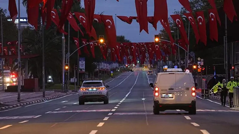 İstanbul'da bazı cadde ve yollar trafiğe kapatıldı