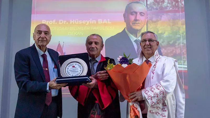 Antalya Belek Üniversitesi'nden Prof. Dr. Hüseyin Bal'a vefa