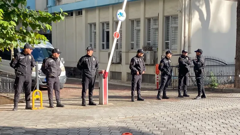Merkezefendi Belediyesi'ne sabah operasyonu!