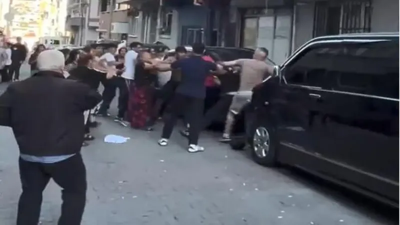 Sevgilisinin evli olduğunu öğrenen kadın dehşet saçtı