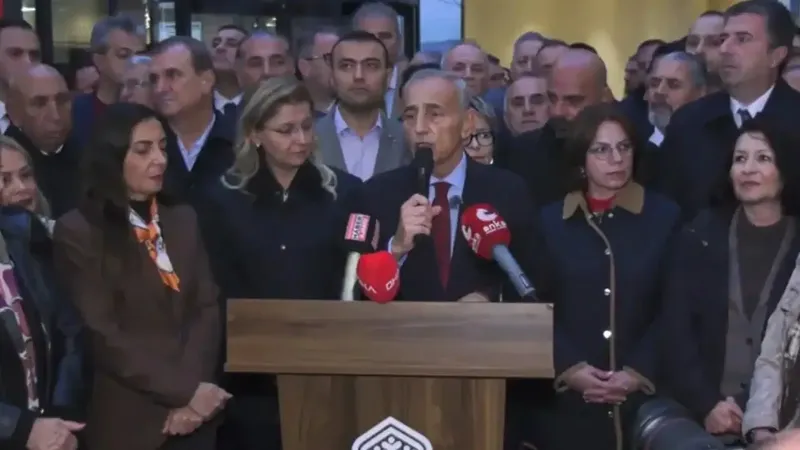 İstanbul'da 4 belediye daha YENİ Parti'ye geçti