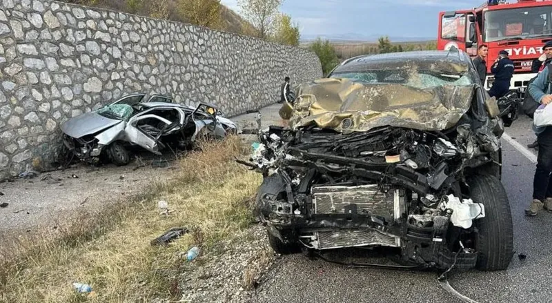 Çorum’da katliam gibi kaza! 4 ölü, 2 yaralı
