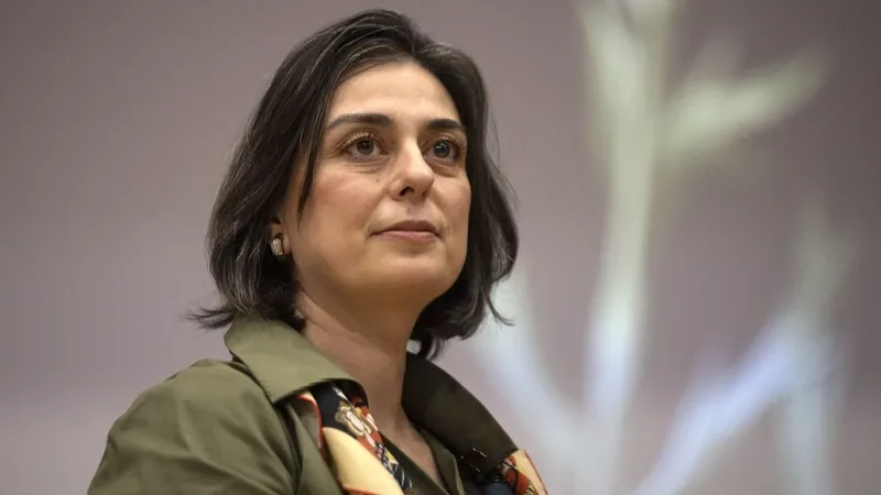 Üsküdar Belediye Başkanı Sinem Dedetaş tahliye edildi