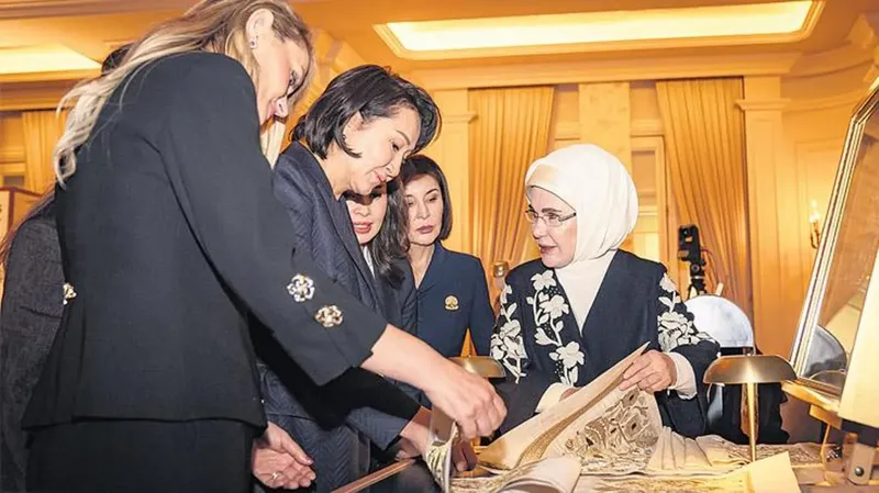 Emine Erdoğan Türk dünyası kadın liderleriyle bir araya geldi