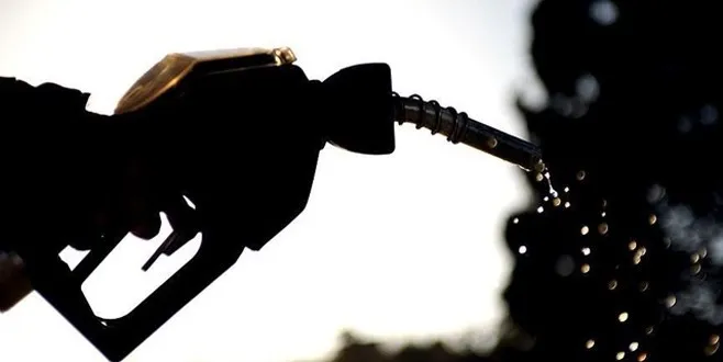 Benzine 8 kuruş zam geliyor