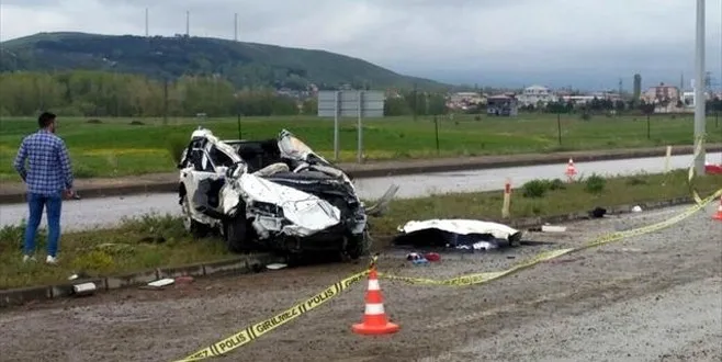 Sivas'ta korkunç kaza; 2 ölü