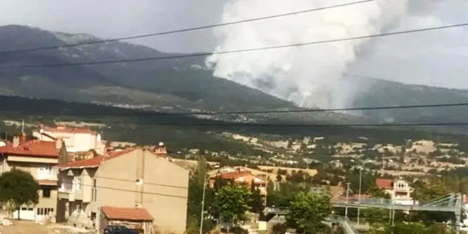 Kütahya'da yangın büyüyor: 7 ev boşaltıldı