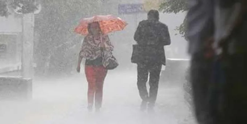 İstanbul’da fırtına ve sıcaklık düşüyor