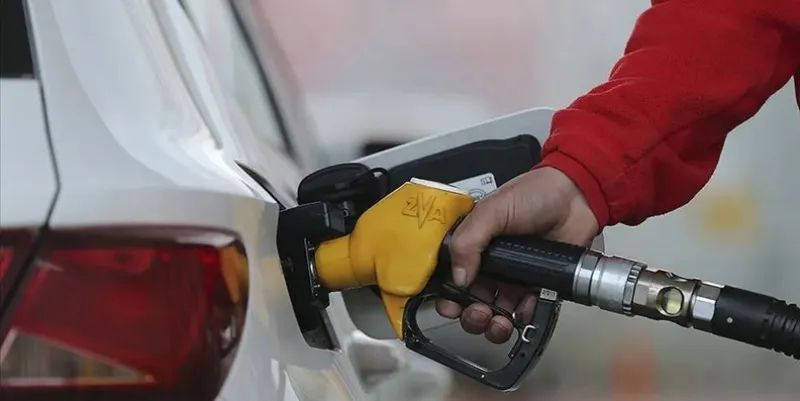 Benzine büyük zam geliyor
