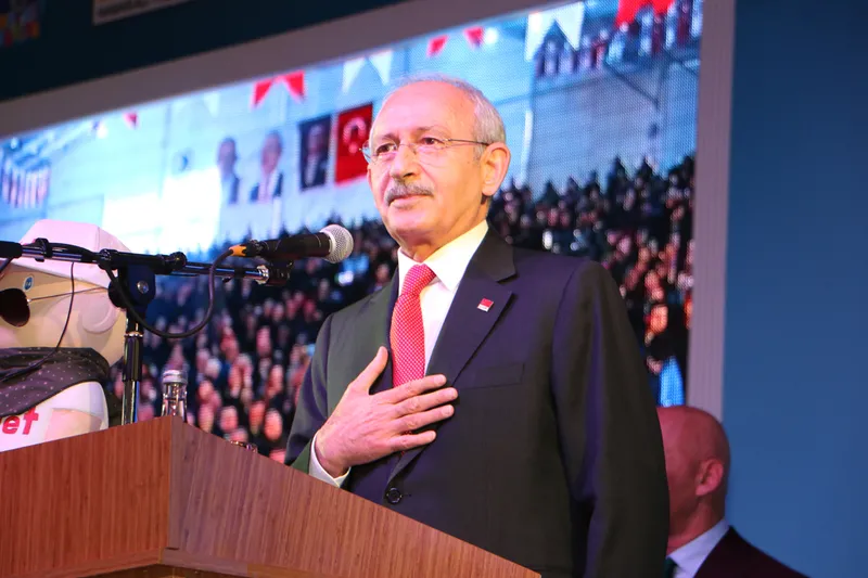 Seçime giderken Kılıçdaroğlu'nun trafiği sürüyor