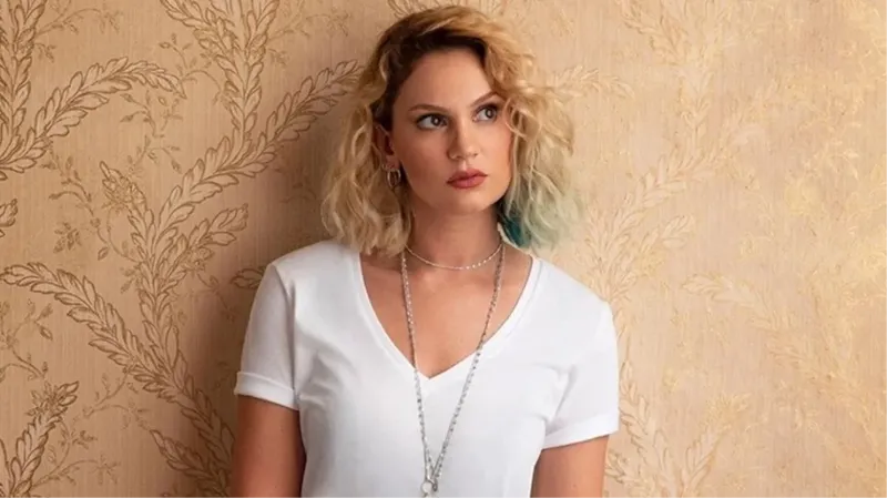 Farah Zeynep Abdullah Kızılcık Şerbeti'nin kadrosuna dahil oldu