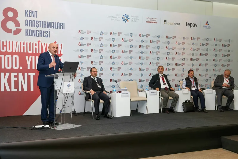 Başkan Altınok 8'inci kent araştırmaları kongresine katıldı