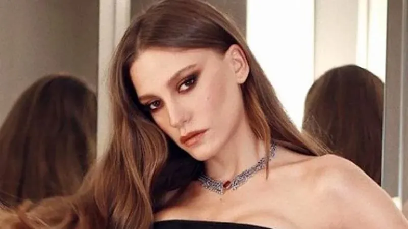 Serenay Sarıkaya'nın pozlarına eski aşktan beğeni!