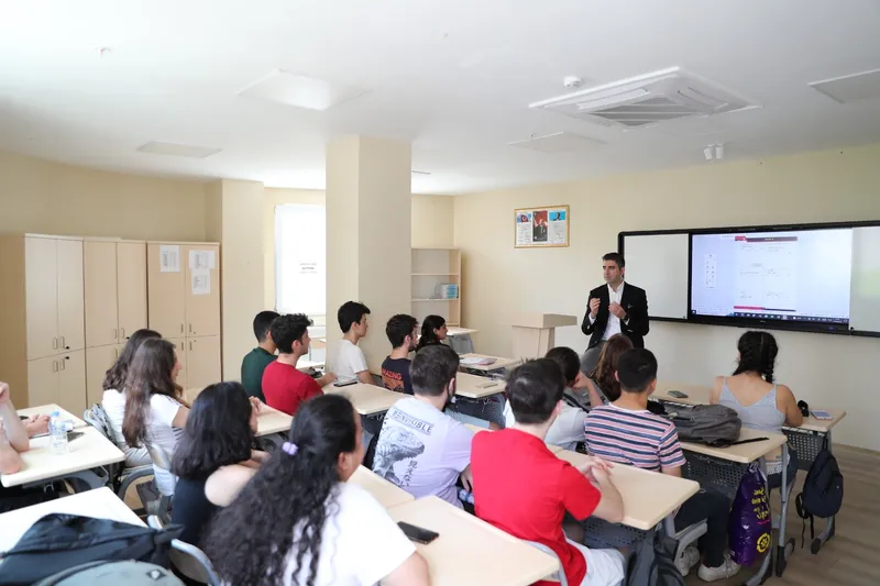 Kartal Akademi öğrencileri başarıdan başarıya koşuyor