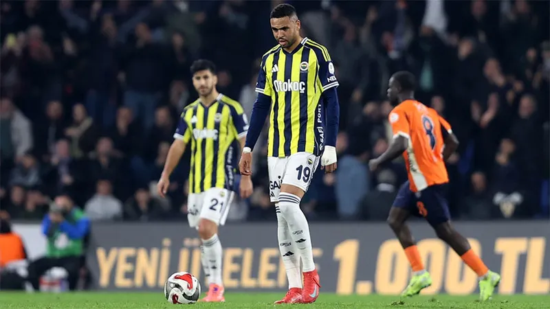 Fenerbahçe Başakşehir'e takıldı, zirvede yara aldı
