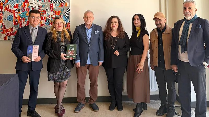 Osman Öztürk’ten barışın diliyle üç dilli eser