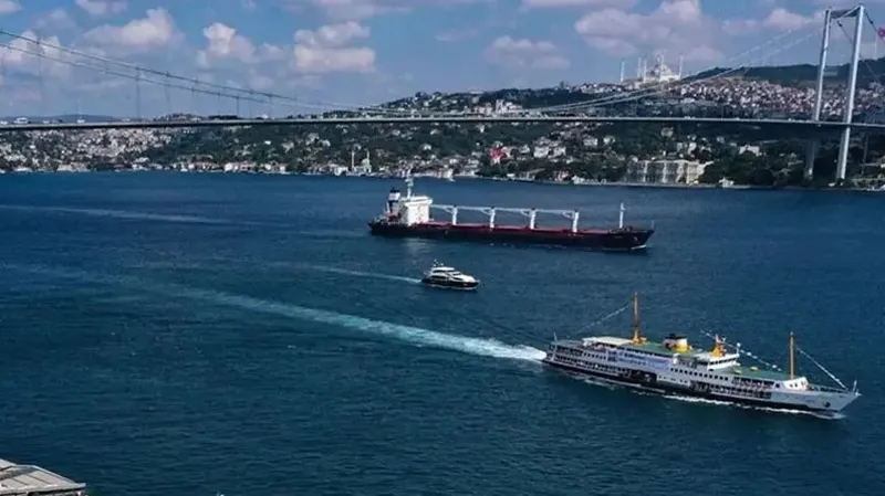 İstanbul Boğazı'nda gemi trafiği durduruldu
