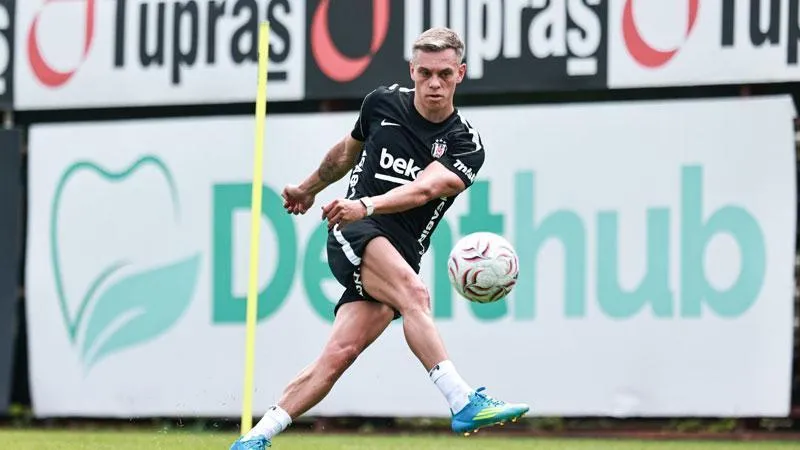 Beşiktaş’ta Trossard takımla çalışmaya başladı