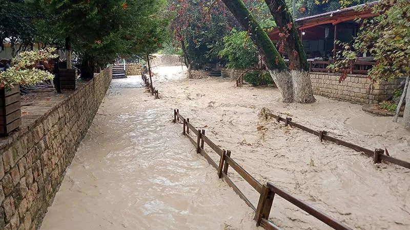 Hatay'da şiddetli sağanak yağışa teslim