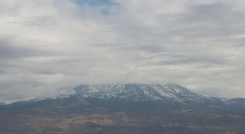 Ağrı Dağı'na mevsimin ilk karı düştü