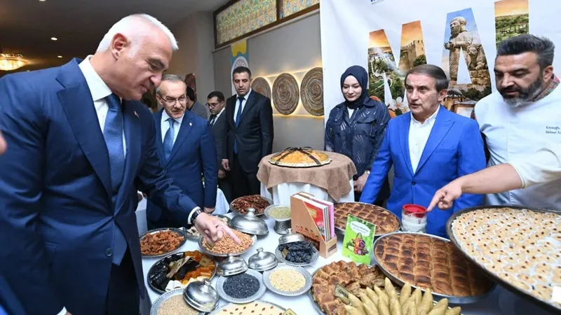 Bakan Ersoy "Turizmi 12 aya yayacağız"
