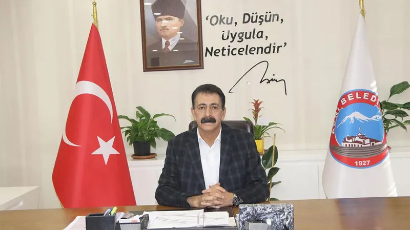 Ağrı belediye başkanı hayatını kaybetti