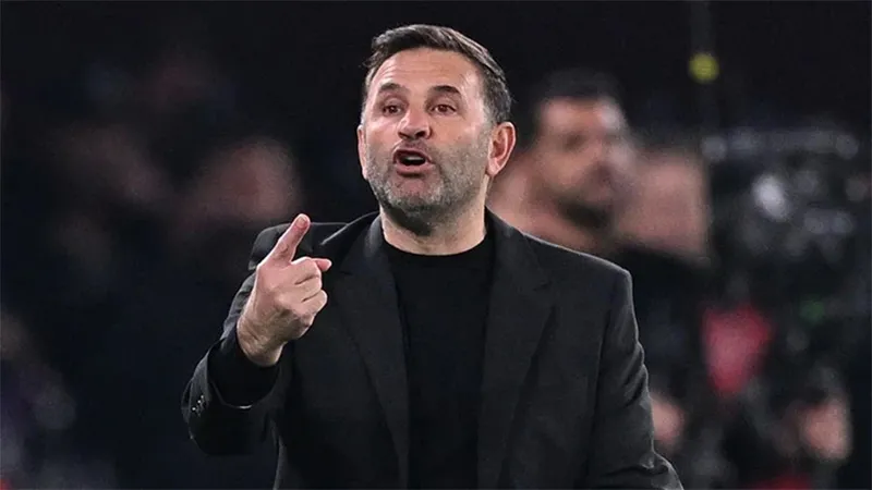 Galatasaray'da Okan Buruk'a tepki yağıyor
