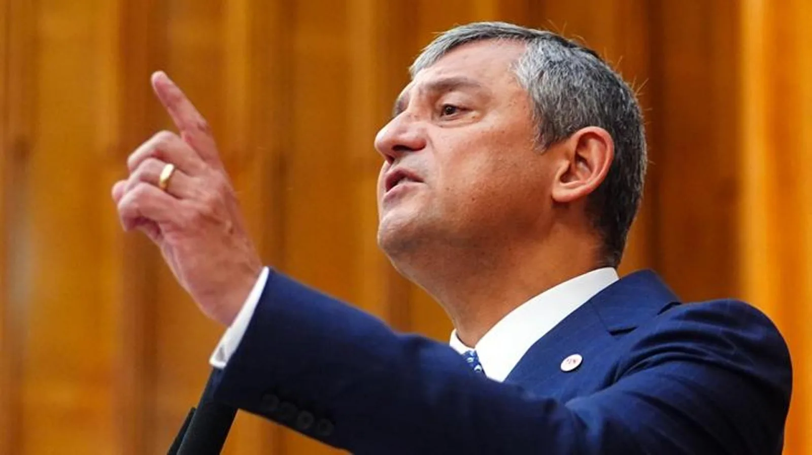 Özgür Özel'den Cemil Tugay ve Burcu Köksal için olay sözler