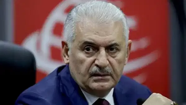 AK Parti'de 'Azerbaycan' ve 'başörtüsü' krizi