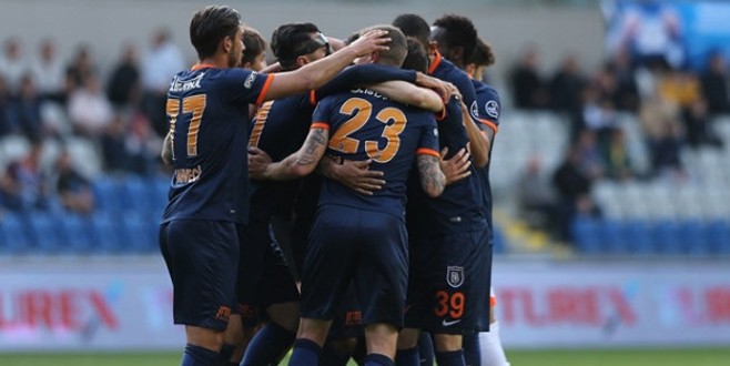 Başakşehir Adanaspor'u son dakika golüyle yendi