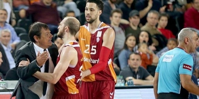 Ergin Ataman'a 3 maç ceza