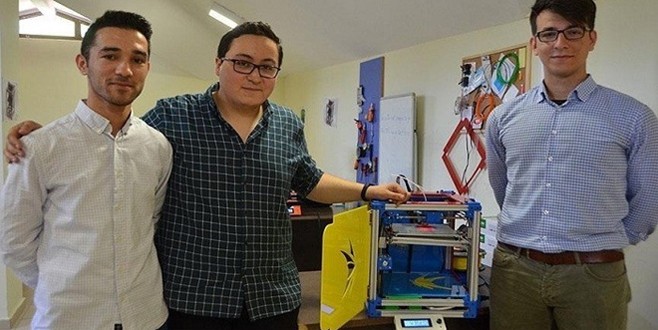 Harçlıklarından artırarak üç boyutlu yazıcı yaptılar