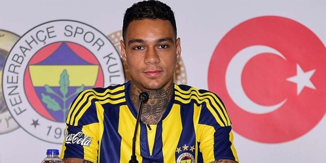 Van der Wiel Fenerbahçe'yi topa tuttu
