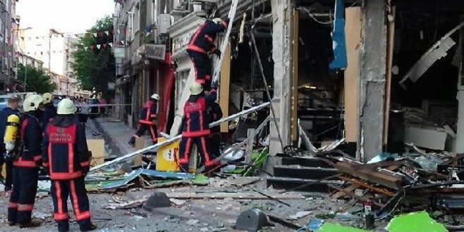 Bakırköy'de patlama; ortalık savaş alanına döndü!