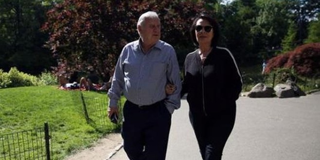 Hülya Koçyiğit'ten güzel haber!