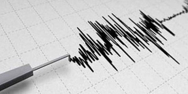 İzmir'de korkutan deprem