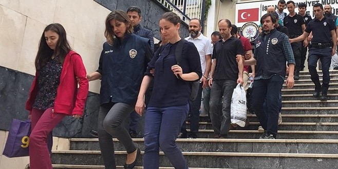 8 eski TRT çalışanı FETÖ'den tutuklandı