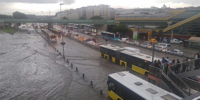 Avrasya Tüneli çift yönlü trafiğe kapatıldı!