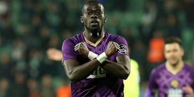 Galatasaray Ndiaye'yi resmen açıkladı