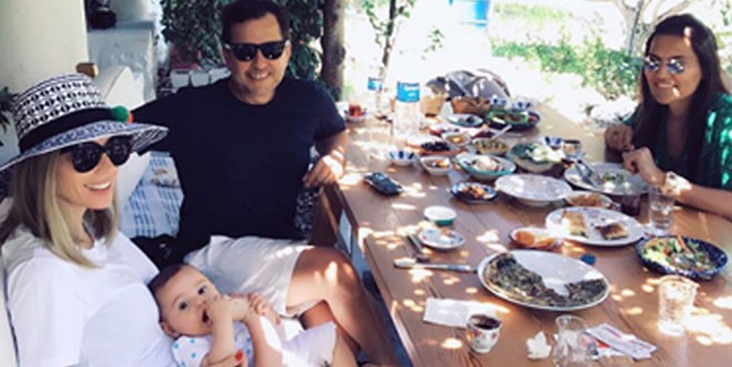 Gülşen ve Demet Akalın Bodrum'da buluştu