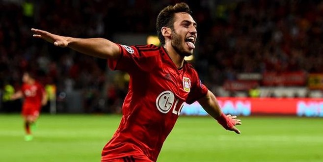 Hakan Çalhanoğlu Milan'da