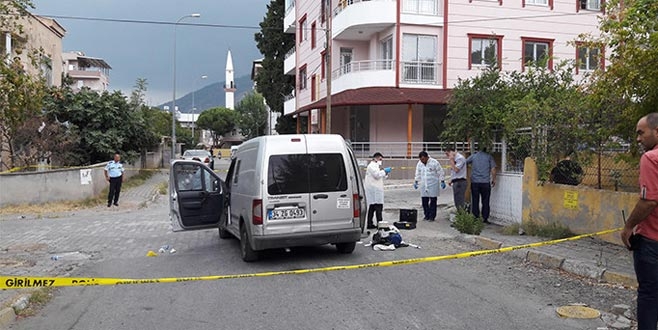 İskenderun'da banka nakil aracına saldırı