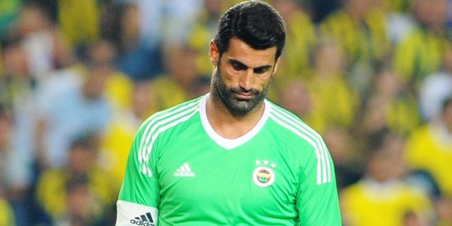 Volkan Demirel Kadıköy'de yuhalandı